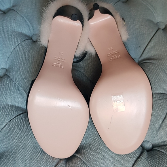FENDI fur heels - Picture 14 of 17